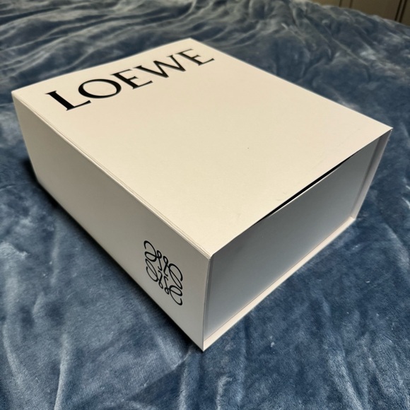 Loewe empty box, with ribbons and art magazine - Picture 7 of 9